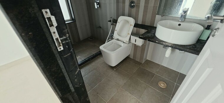 Bathroom, aspen-park 2 Bedroom 890 Sq.Ft. Apartment In Goregaon East Mumbai 10587675