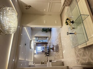 Furnished Amenities in 5 BHK Builder Floor at South Mullanpur – for Sale