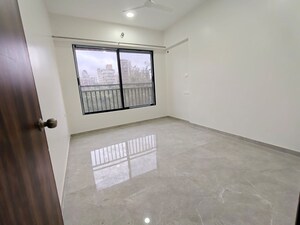 Room in 2.5 BHK Apartment at Sabari Mira, Chembur – for Rent
