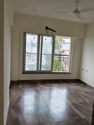 Room in 1 BHK Apartment at Santacruz West – for Rent