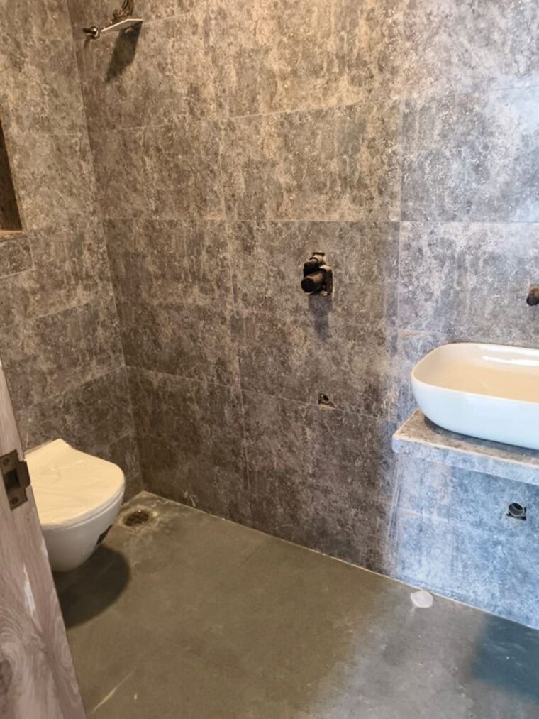 Bathroom, santacruz west 1 Bedroom 500 Sq.Ft. Apartment In Santacruz West Mumbai 10587737