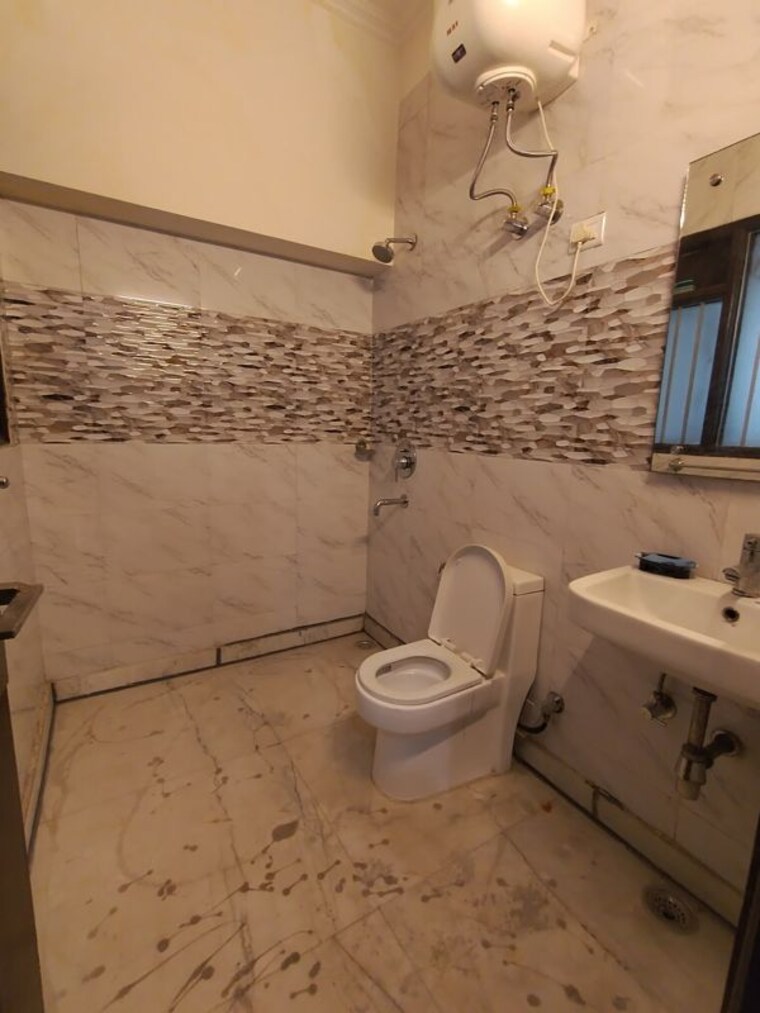 Bathroom, xu iii greater noida 2 Bedroom 1200 Sq.Ft. Independent House In Xu Iii Greater Noida Greater Noida 10587745