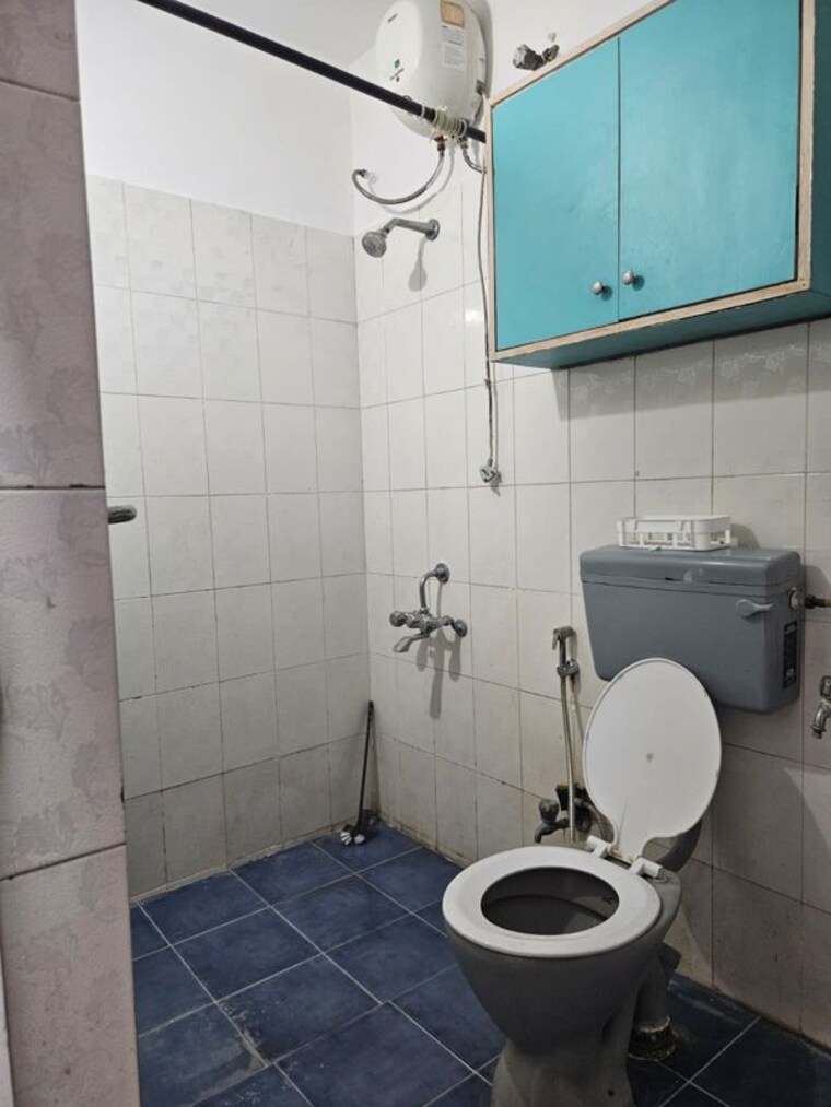 Bathroom, kumar-priyadarshan 2 Bedroom 850 Sq.Ft. Apartment In Pashan Sus Road Pune 10587742