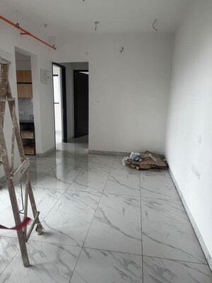 Room in 2 BHK Apartment at Raymond Ten X Habitat, Pokhran Road No Two – for Rent