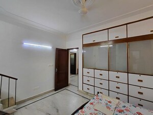 Room in 3 BHK Builder Floor at Malviya Nagar – for Rent