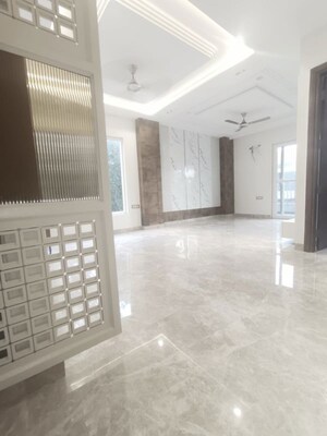 Room in 3 BHK Builder Floor at Vikas Puri – for Sale