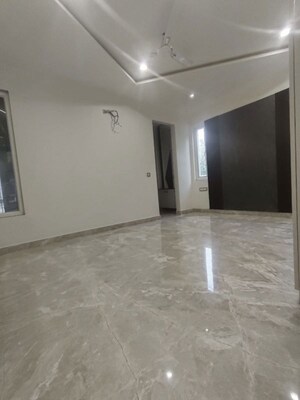 Room in 3 BHK Builder Floor at Vikas Puri – for Sale