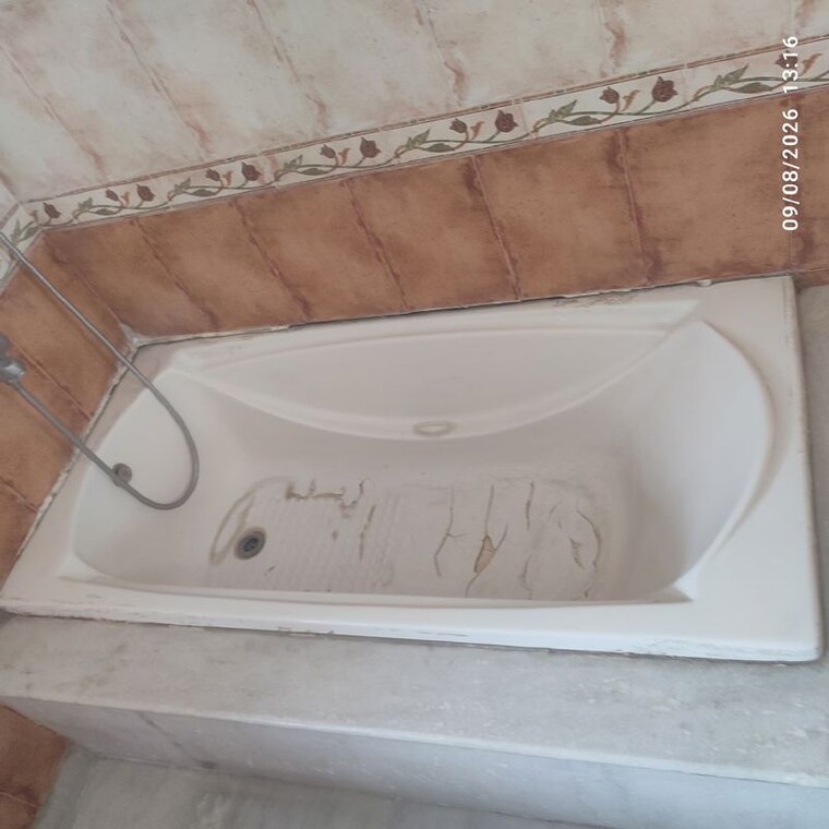 Bathroom, unitech-aspen-greens 4 Bedroom 4000 Sq.Ft. Villa In Sector 50 Gurgaon 10587751