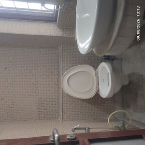 Bathroom in 4 BHK Villa at Unitech Aspen Greens, Sector 50 – for Rent