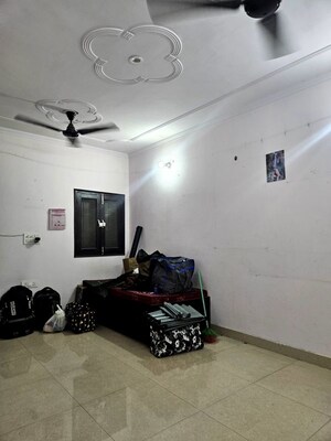 Living Room in 1 BHK Independent House at Sarita Vihar – for Rent