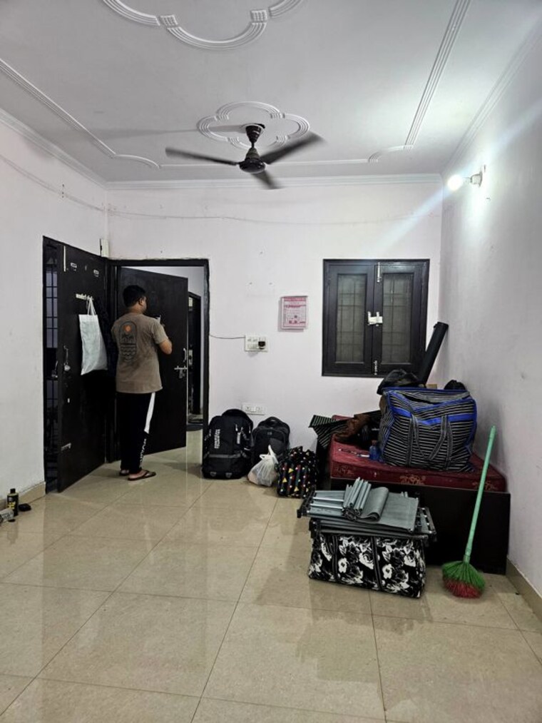 Team Area, sarita vihar 1 Bedroom 450 Sq.Ft. Independent House In Sarita Vihar Delhi 10587576