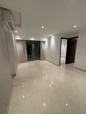 Room in 3 BHK Apartment at Hiranandani Highland, Powai – for Rent