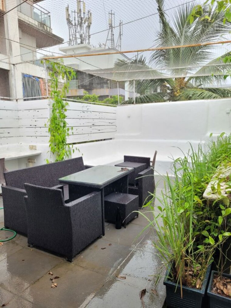 Terrace, bandra west 2.5 Bedroom 750 Sq.Ft. Apartment In Bandra West Mumbai 10587765