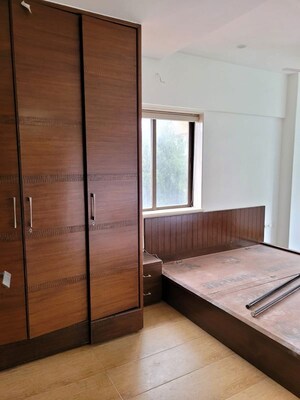 2.5 BHK Apartment For Rent in Bandra West
