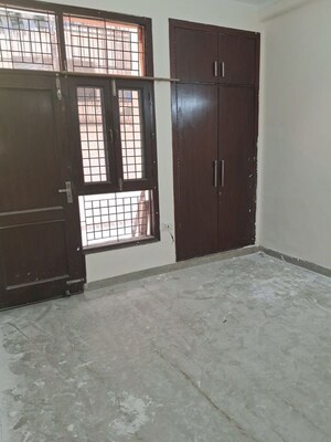 Room in 3 BHK Independent House at Sector 50 – for Rent