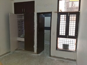 Room in 3 BHK Independent House at Sector 50 – for Rent
