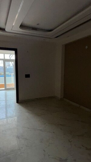 Room in 3 BHK Villa at Kingson Green Villa Phase 2, Panchsheel Green – for Sale
