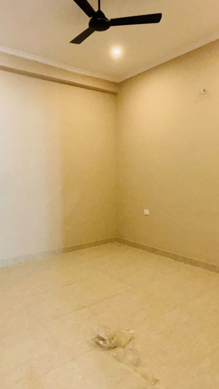 Room, kingson-green-villa-phase-2 3 Bedroom 1920 Sq.Ft. Villa In Panchsheel Green Greater Noida 10587794