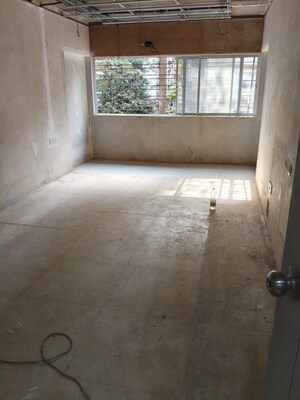 Room in 3 BHK Apartment at Khar West – for Rent