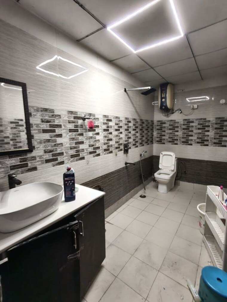 Team Area, rwa-apartments-sector-50 4 Bedroom 250 Sq.Mt. Independent House In Sector 50 Noida 10587802