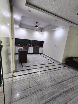 Room in 4 BHK Independent House at RWA Apartments Sector 50, Sector 50 – for Rent