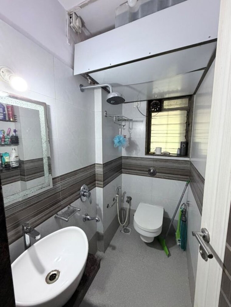 Bathroom, kabra-nandanwadi 2 Bedroom 768 Sq.Ft. Apartment In Goregaon West Mumbai 10587822