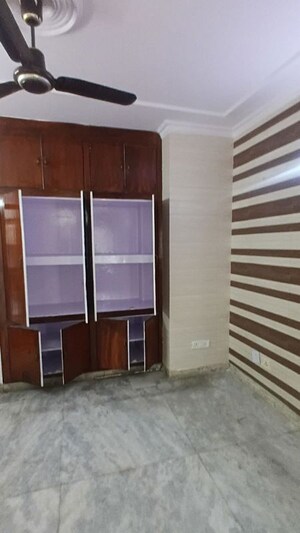 Room in 3 BHK Builder Floor at Lajpat Nagar 4 – for Rent