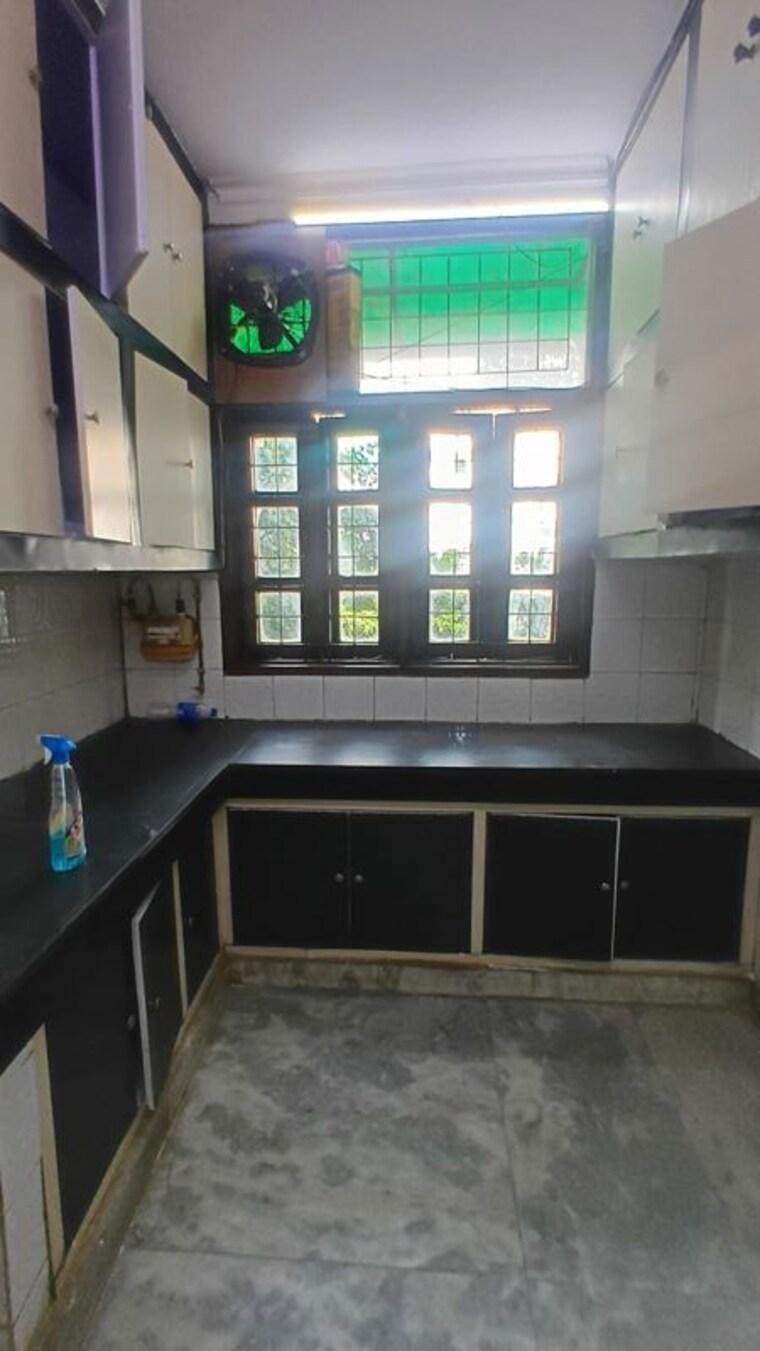 Kitchen, lajpat nagar 4 3 Bedroom 1200 Sq.Ft. Builder Floor In Lajpat Nagar 4 Delhi 10587824