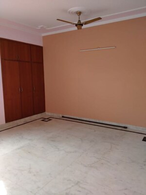 Room in 2 BHK Independent House at Sector 50 – for Rent