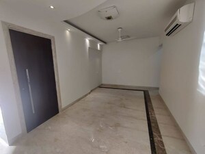 Room in 3 BHK Apartment at Evershine Jewel, Khar West – for Rent
