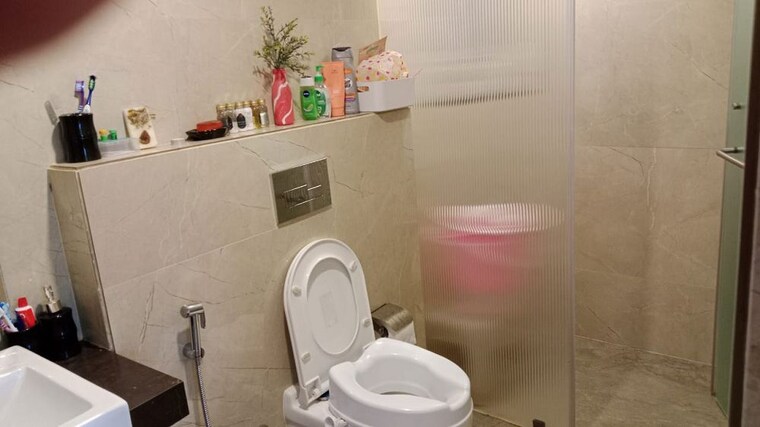 Bathroom, bandra west 3 Bedroom 1100 Sq.Ft. Apartment In Bandra West Mumbai 10587849