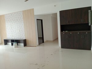 Room in 4 BHK Apartment at DLF The Belaire, Sector 54 – for Sale