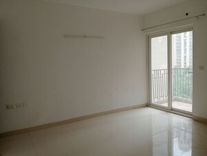 Room in 4 BHK Apartment at DLF The Belaire, Sector 54 – for Sale