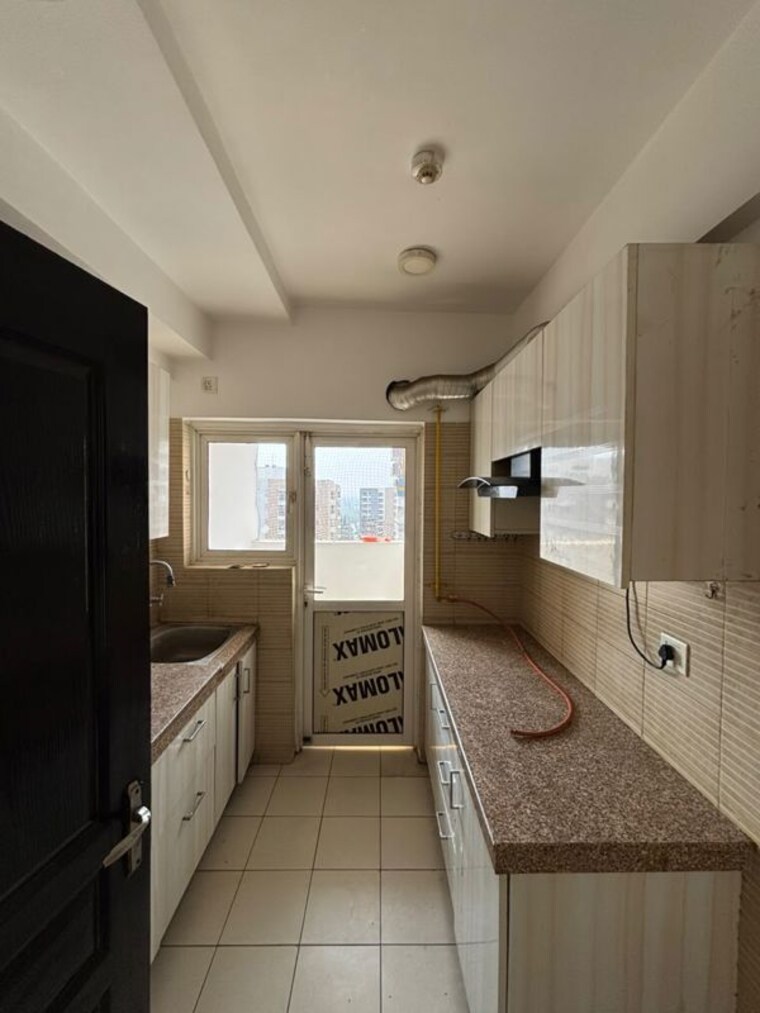 Kitchen, sunworld-vanalika 4 Bedroom 2650 Sq.Ft. Apartment In Sector 107 Noida 10554535