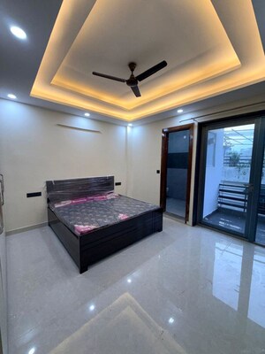 Living Room in 2 BHK Builder Floor at Ardee City, Sector 52 – for Rent