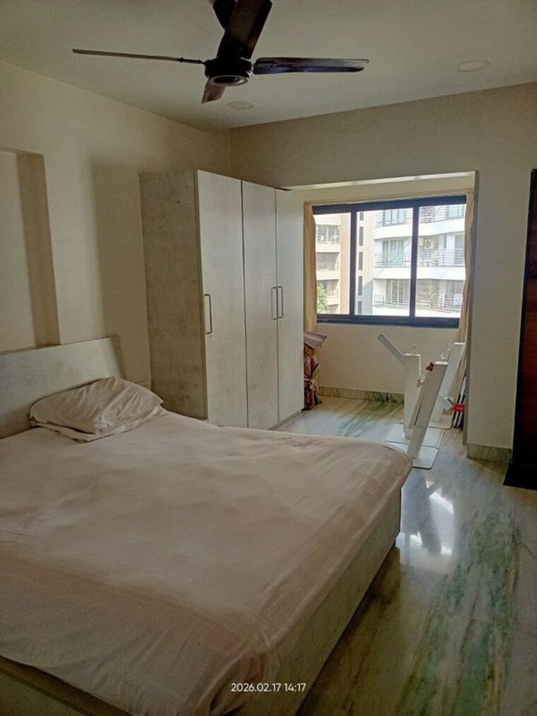 Room, khar west 3 Bedroom 1100 Sq.Ft. Apartment In Khar West Mumbai 10587872