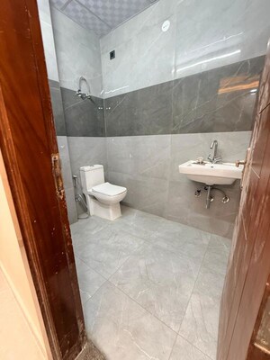 Bathroom in 2 BHK Builder Floor at Sector 43 – for Rent
