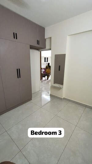 Room in 3 BHK Apartment at Whitefield – for Rent