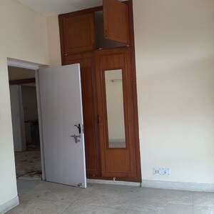 Room in 2.5 BHK Builder Floor at Huda Staff Colony, Sector 46 – for Rent