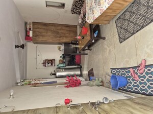 Room in 1 RK Builder Floor at Mayur Vihar – for Rent