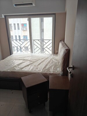 Bedroom in 1 BHK Apartment at Khar West – for Rent