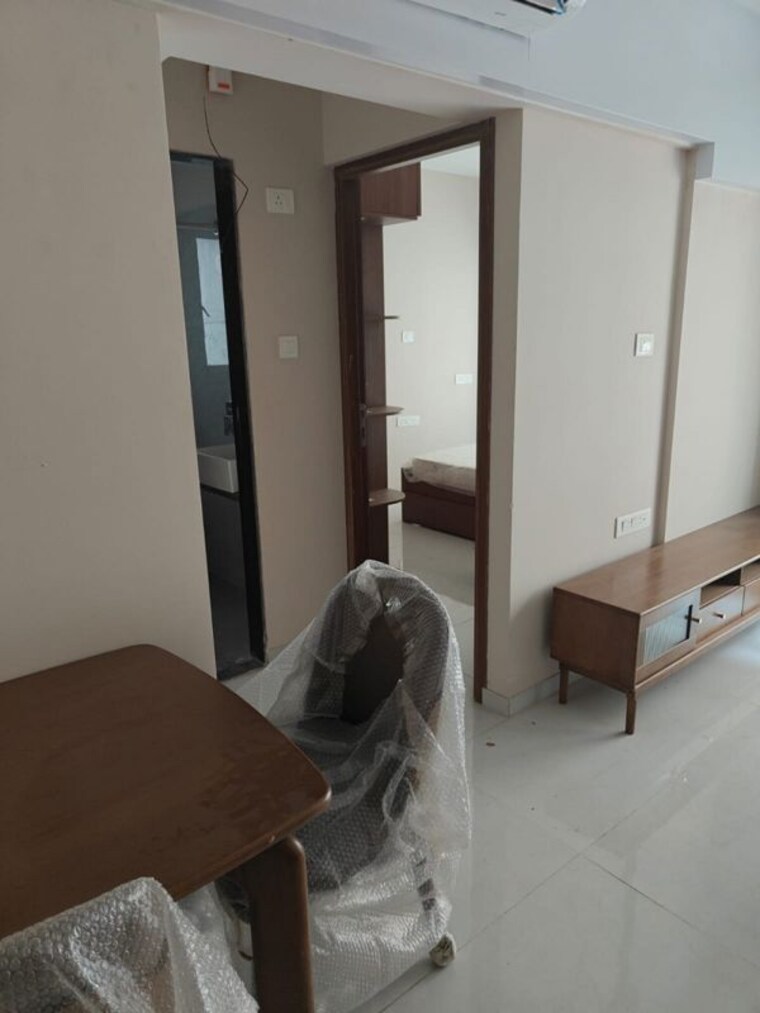 Room, khar west 1 Bedroom 500 Sq.Ft. Apartment In Khar West Mumbai 10587897