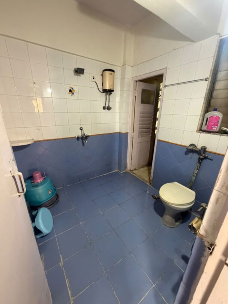 Bathroom, dosti-group-maitri-gardens 1 Bedroom 550 Sq.Ft. Apartment In Oswal Park Thane 10587904