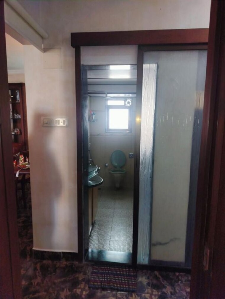Bathroom, bandra west 2 Bedroom 700 Sq.Ft. Apartment In Bandra West Mumbai 10587912