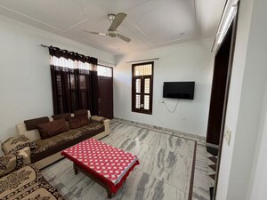 Bedroom in 2 BHK Builder Floor at Sector 45 – for Rent