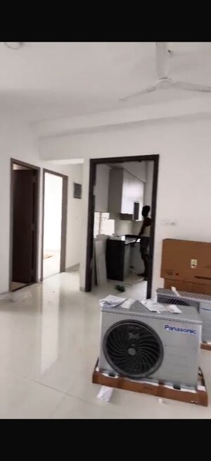 Team Area in 2 BHK Apartment at Dimples 73 East, Kandivali West – for Rent