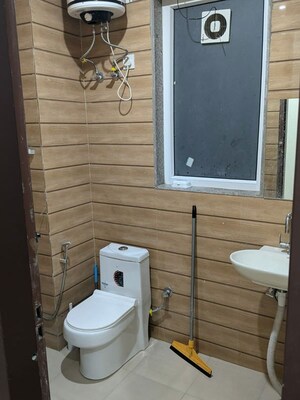 Bathroom in 2 BHK Builder Floor at Sector 33 – for Rent