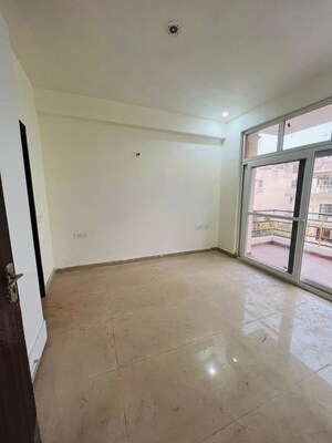 Room in 2 BHK Builder Floor at Sector 43 – for Rent