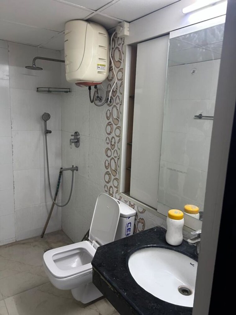 Bathroom, shipra-srishti 3 Bedroom 1850 Sq.Ft. Apartment In Ahinsa Khand 1 Ghaziabad 10588066