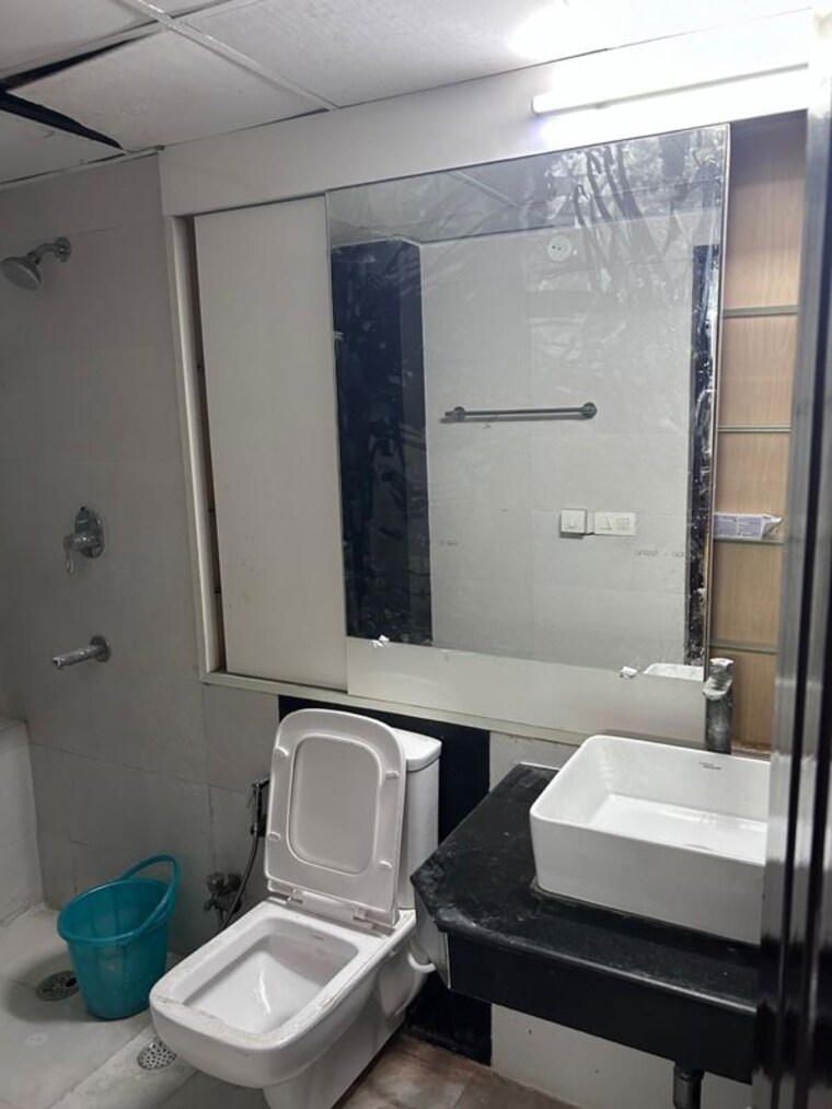 Bathroom, shipra-srishti 3 Bedroom 1850 Sq.Ft. Apartment In Ahinsa Khand 1 Ghaziabad 10588066
